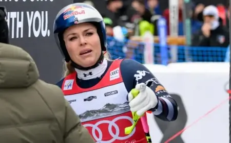 Lindsey Vonn Crashes at Alpine Ski World Cup Before Winter Olympics