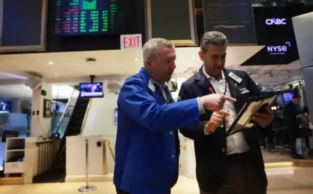 Wall Street Futures Recover as Trump Names Kevin Warsh Fed Chair