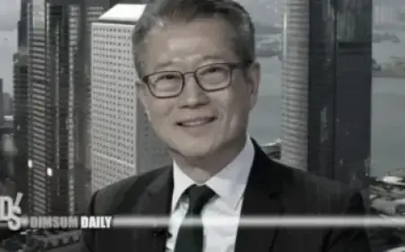 Phil Daniels and Self Esteem Star in ‘Teeth ‘n’ Smiles’ Production