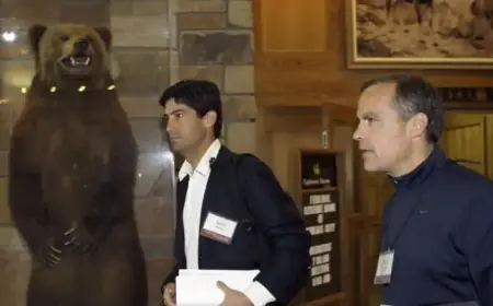 Carney Praises Trump’s Fed Chair Pick Warsh as ‘Fantastic Choice’