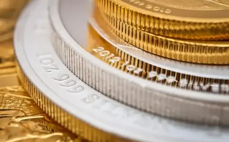 Gold and Silver Prices Plummet, Marking Historic Trading Low