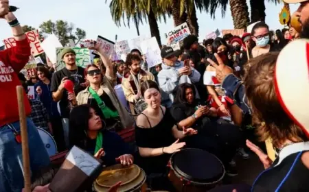 SF Joins National ICE Protest: Businesses Close, Students Walk Out