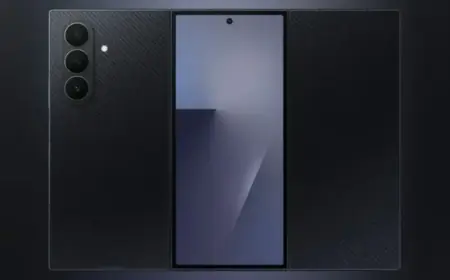 Samsung’s $3,000 TriFold Phone Sells Out in Minutes