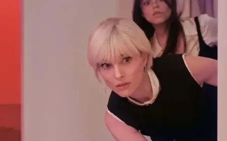 ‘The Gallerist’: A Campy Masterpiece You Can’t Miss