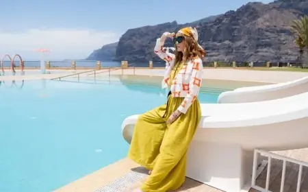 Jessie Buckley’s Co-Star Praises Her Unforgettable, Oscar-Worthy Performance