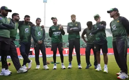 Pakistan Takes the Bat in Second T20I Clash with Australia