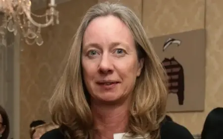 Mumsnet Founder Roberts Plans Transfer to New Ownership