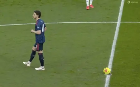 Leeds United vs. Arsenal Live: cagey start at Elland Road as leaders probe for openings