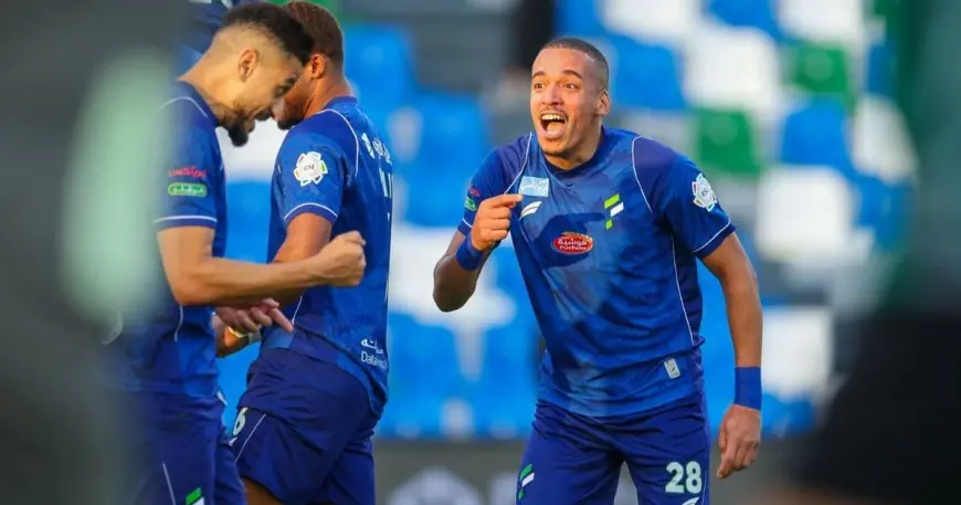 الفتح يعمّق جراح الشباب ويصعّب مهمته في الدوري السعودي