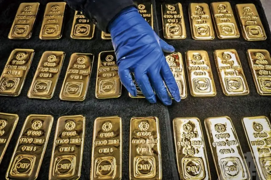 توقعات المحللين الماليين: الذهب على أعتاب تسجيل أرقام قياسية جديدة بحلول 2026