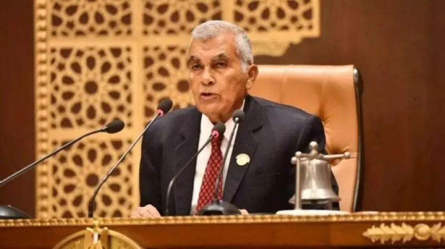 رئيس مجلس الشيوخ يزور الكاتدرائية لتهنئة البابا تواضروس بعيد الميلاد