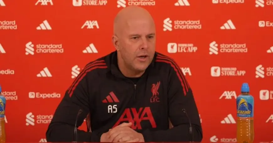 سر تراجع نتائج ليفربول يكشفه سلوت قبل مواجهة أرسنال المثيرة