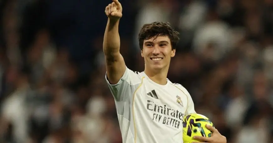 تعرّف على تشكيلة ريال مدريد الرسمية لمواجهة أتلتيكو في السوبر الإسباني