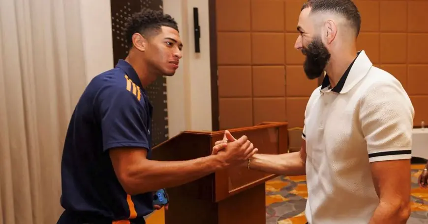 كريم بنزيما يدعم ريال مدريد ضد برشلونة في نهائي كأس السوبر الإسباني