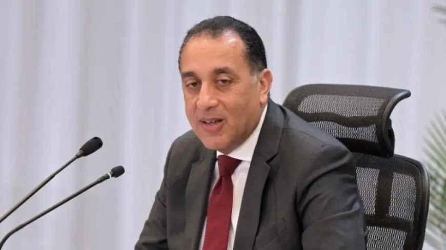 رئيس الوزراء يقوم بجولة تفقدية في مستشفى أم المصريين