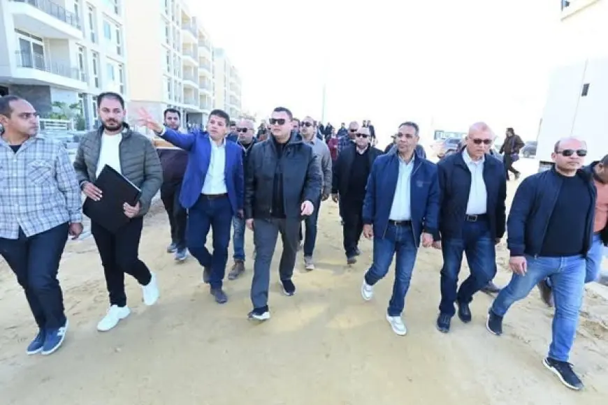 وزير الإسكان يتابع تقدم مشروع مارينا 8 وتطوير مدخل مارينا 5 لتحسين المرافق السياحية