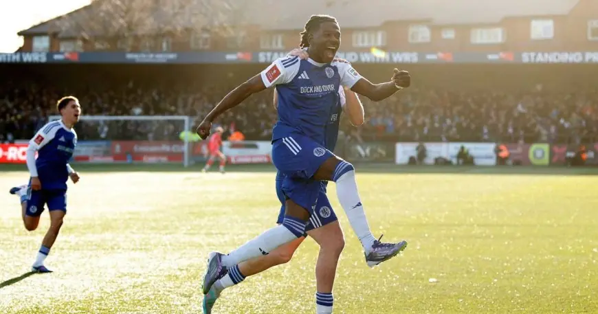 ماكليسفيلد الهاوي يُطيح بكريستال بالاس ويُنهي رحلته في كأس الاتحاد الإنجليزي