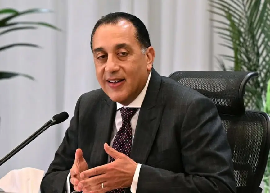 رئيس الوزراء يفتتح 9 مصانع جديدة في جولته بالمنطقة الاقتصادية لقناة السويس