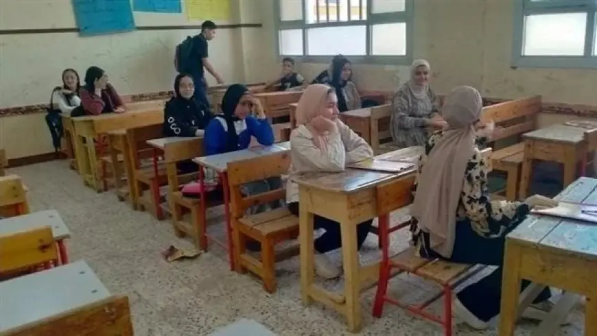 شكاوى الطلاب تتزايد بسبب تعدد نماذج الامتحان وصعوبة التحدي داخل اللجنة