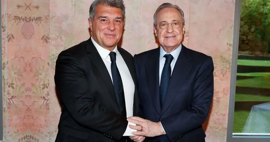 عناق غير متوقع بين رئيسي ريال مدريد وبرشلونة في جدة رغم انقطاع العلاقات