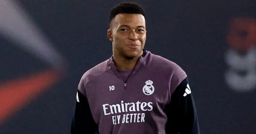 تشكيلة ريال مدريد في الكلاسيكو: كيليان مبابي يبدأ المباراة من مقاعد البدلاء