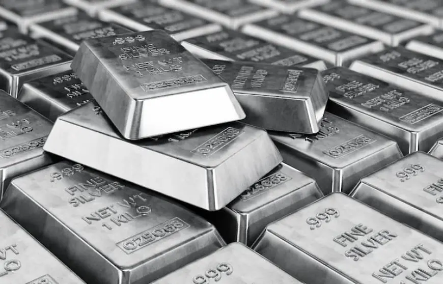 ارتفاع قياسي لأسعار الفضة محليًا وعالميًا وتحقيق مكاسب أسبوعية كبيرة