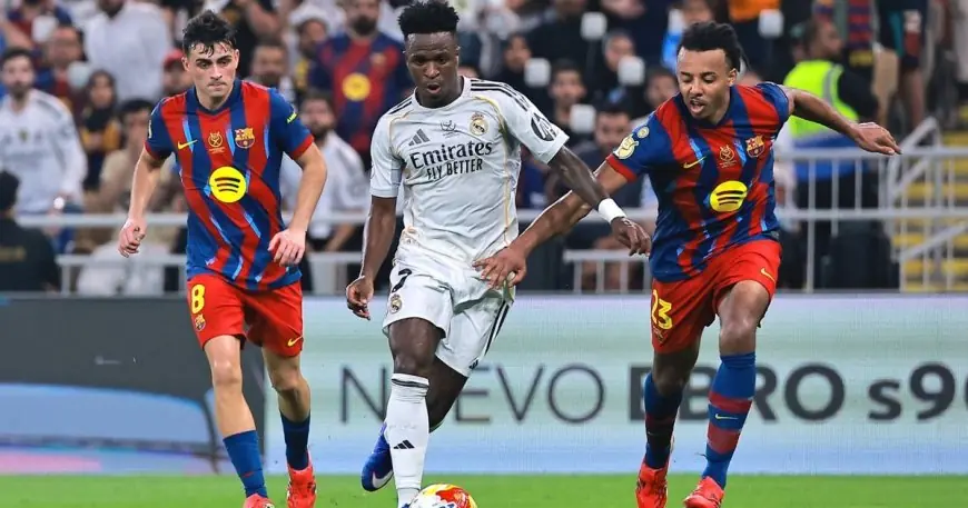 فينيسيوس يكسر صيامه التهديفي بهدف رائع في شباك برشلونة