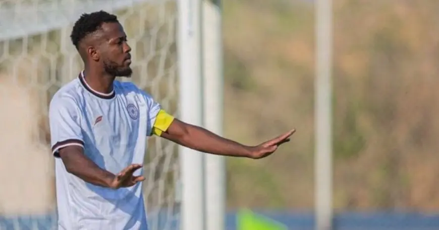 إيقاف نجم الشباب السعودي لمدة 10 مباريات وغرامة 100 ألف ريال