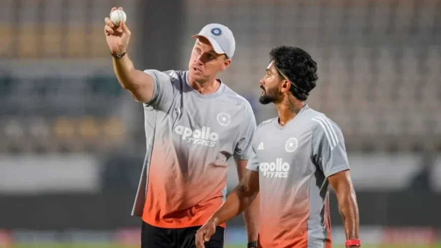 Reddy and Lennox Join as New Zealand Opt to Bowl First in Rajkot