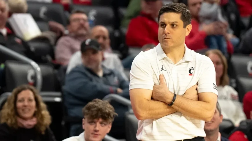 Cincinnati Bearcats Halt Paper Bag Protest at Basketball Game