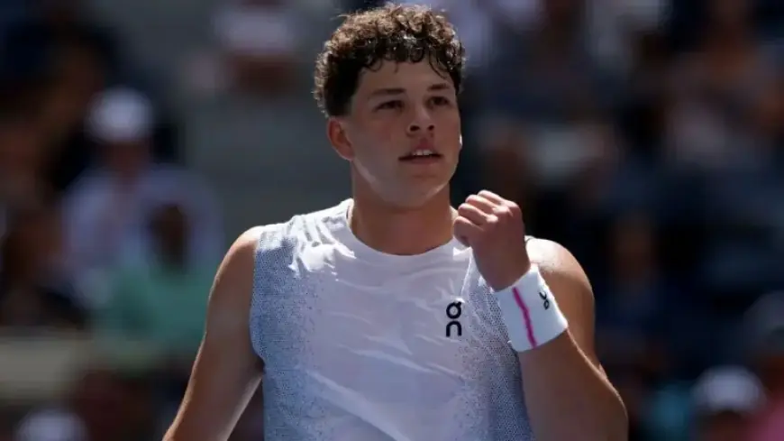 Shelton Overcomes ‘Rust’ to Reach Auckland Quarterfinals