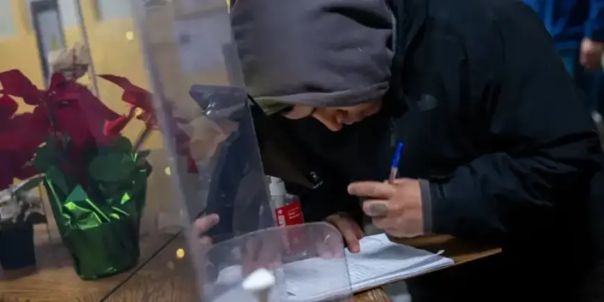 Jobless Claims Drop Below 200,000, Indicating Labor Market Recovery