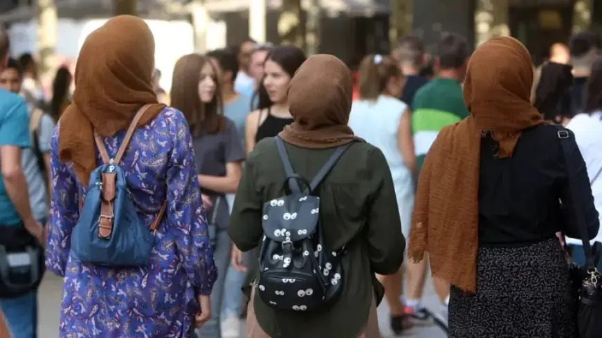 Is an Extremist Organizing Arabic Classes in Berlin?