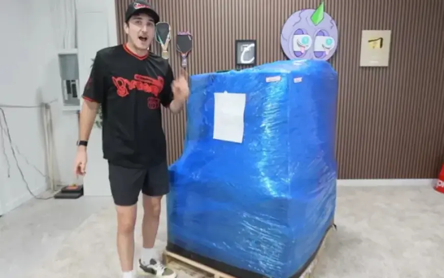 Georgia Man Discovers Surprises in $15,950 Apple Returns Pallet Purchase