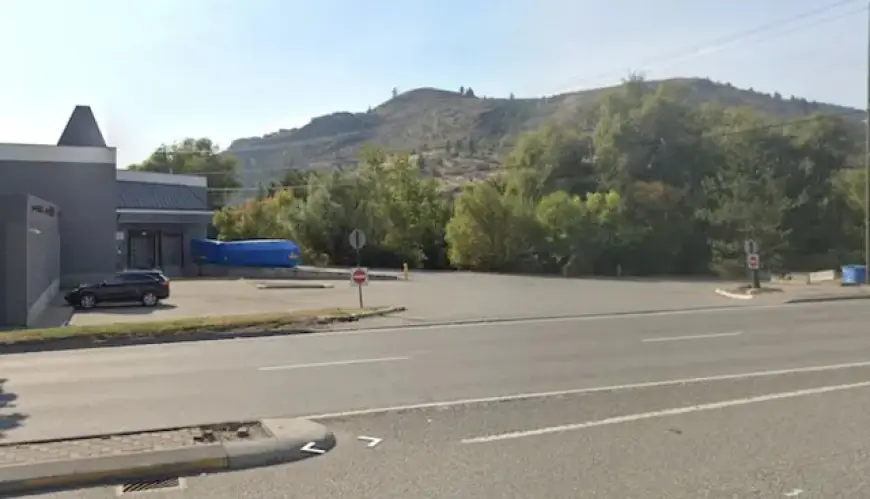 Fire Engulfs Dumpster Behind Vernon Square London Drugs, Witness Reports