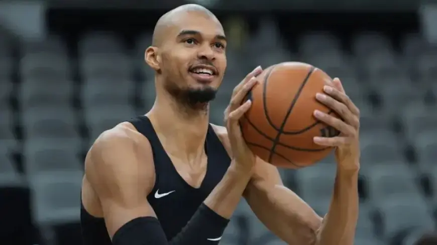 Wembanyama Exits Game with Leg Injury Against Bucks