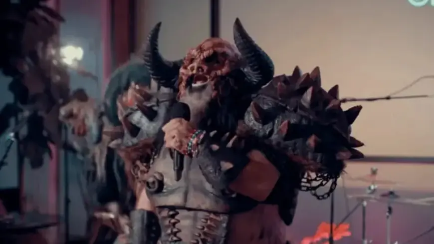Gwar Performs Energetic “Pink Pony Club” Live