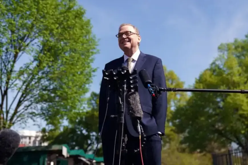 Trump’s Reluctance Casts Doubt on Kevin Hassett as Fed Chair Pick