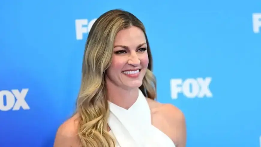 Erin Andrews’ Fur Coat at 49ers-Eagles Game Sparks Meme Frenzy