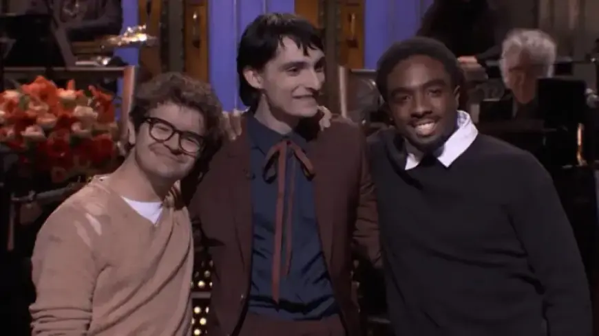 Gaten Matarazzo & Caleb McLaughlin Surprise Audience on SNL