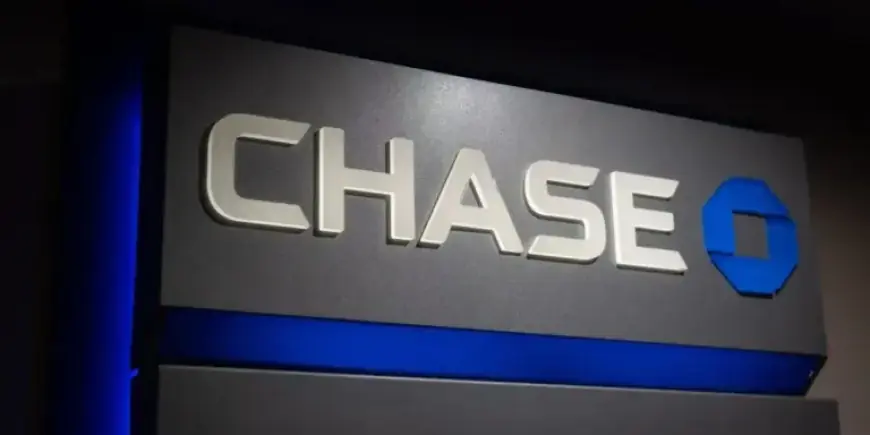 Trump May Leverage Political Pressure to Cap Credit Card Rates