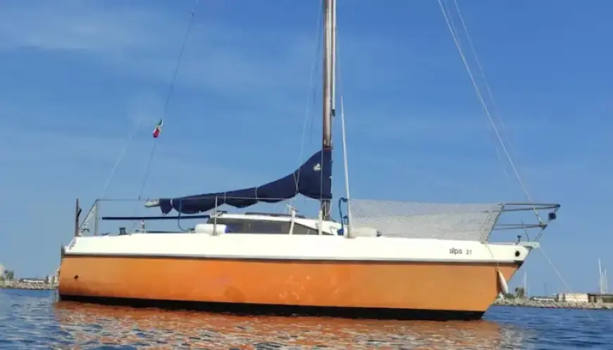 Explore the Timeless Alpa 21: A 1975 Classic Boat Treasure