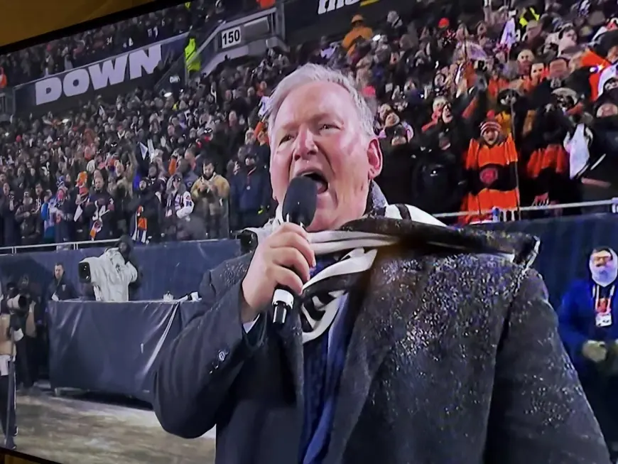 Jim Cornelison Brings Soldier Field to Its Feet as Bears Tap Chicago’s Signature Anthem Voice