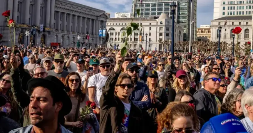Fans Flock to San Francisco to Honor Grateful Dead Legend Bob Weir