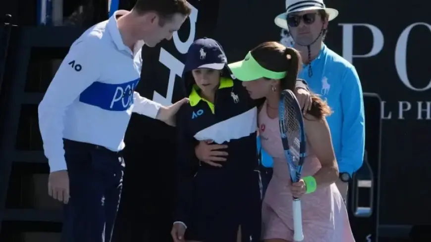 Zeynep Sönmez Supports Ballkid in Upset Victory Over Ekaterina Alexandrova