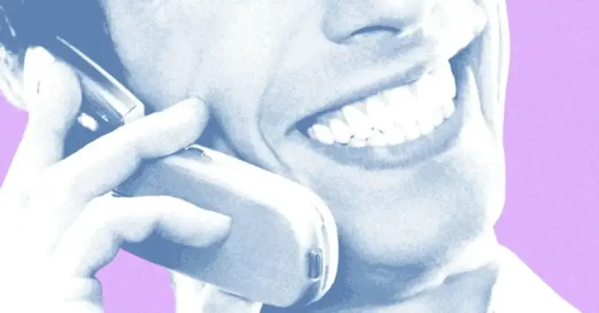 Dumbphone Users Experience Unexpected Challenges