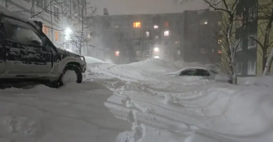 Record Snowfall Blankets Russia’s Far East, Sparking Joy and Challenges