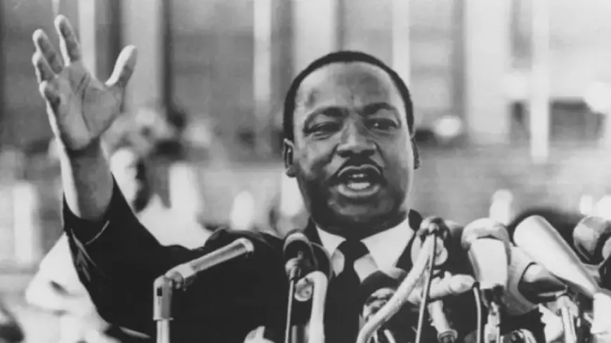 Honor a Monarch, Not a Politician