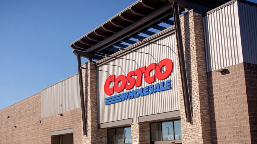 Costco in Early 2026: New Member Perks, Fresh Food Finds, and Recall Alerts Shoppers Should Know