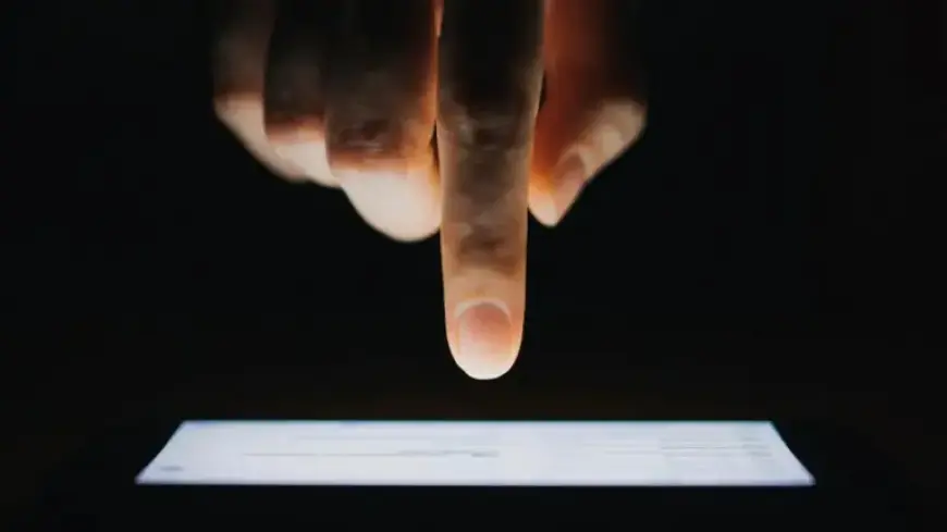 Urgent Alert: Restart Your iPhone to Counter Apple Spyware Threat